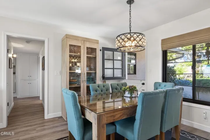 9-web-or-mls-Upmarket Media-2456She025