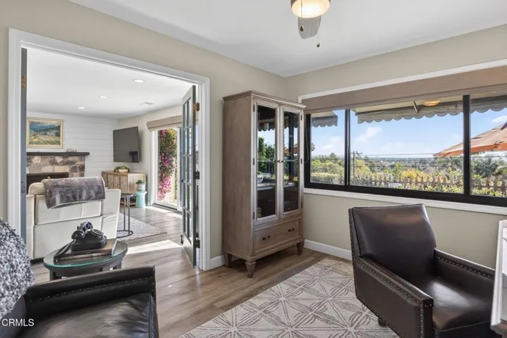 17-web-or-mls-Upmarket Media-2456She053