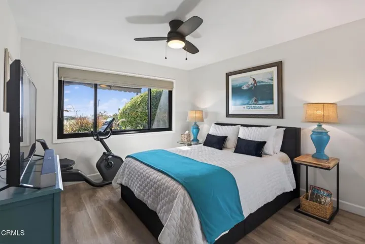 18-web-or-mls-Upmarket Media-2456She055
