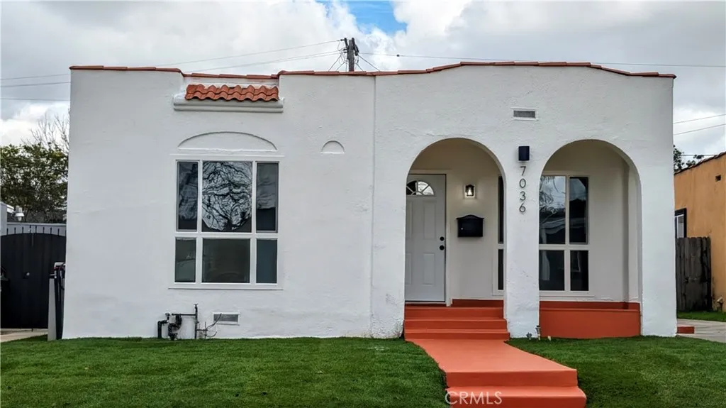 7036 6th Avenue, Los Angeles, California 90043 home-pic-1