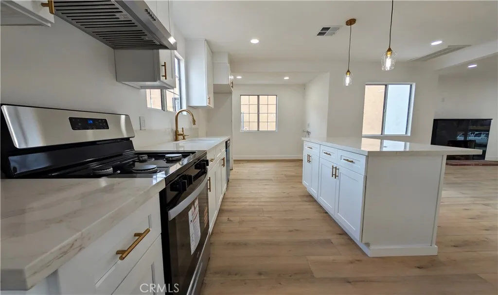 7036 6th Avenue, Los Angeles, California 90043 home-pic-8
