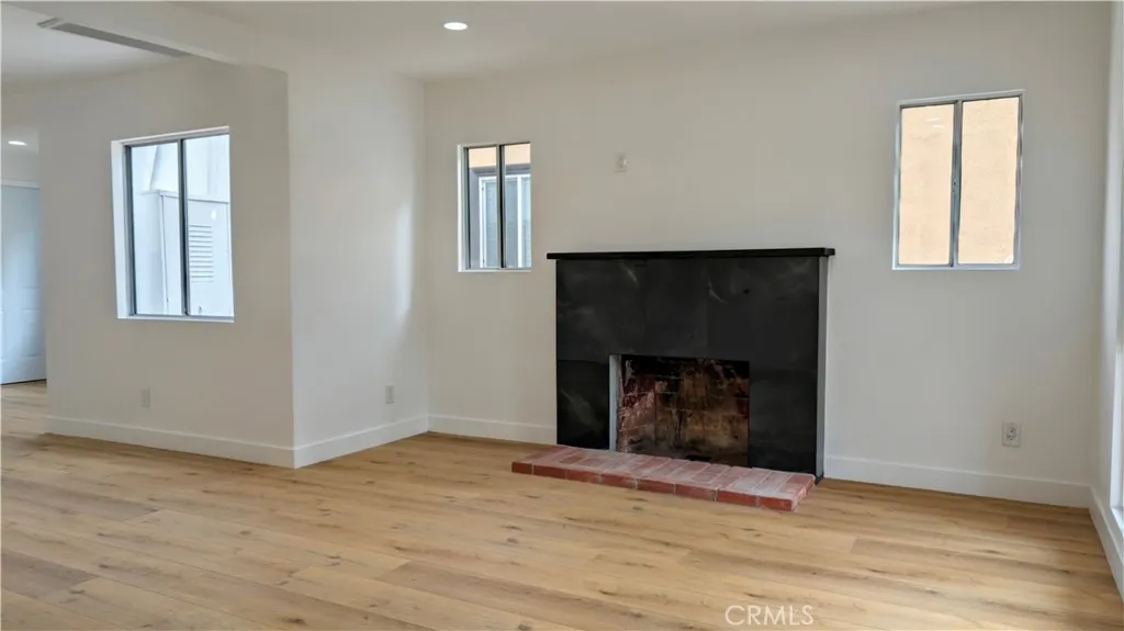 7036 6th Avenue, Los Angeles, California 90043 home-pic-3