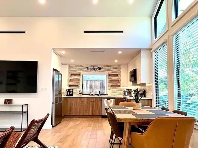2050 Williams Street, Palo Alto, California 94306