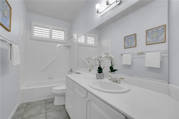 5098 Singing Hills Drive, Banning, California 92220