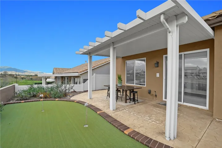 5098 Singing Hills Drive, Banning, California 92220