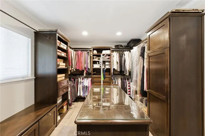 walk-in closet