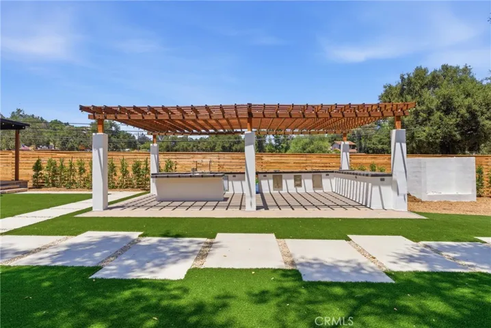 BBQ/Outdoor Kitchen