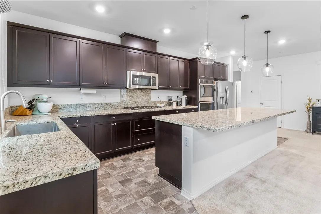 16590 Shafer Court, Fontana, California 92336 home-pic-18