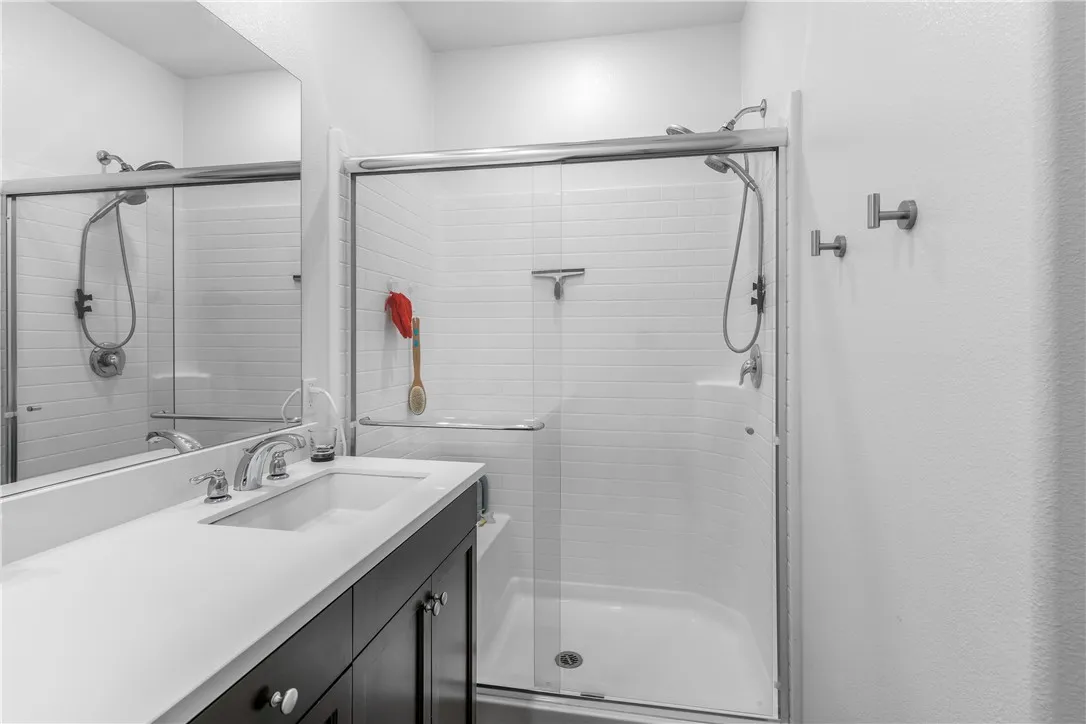 16590 Shafer Court, Fontana, California 92336 home-pic-31