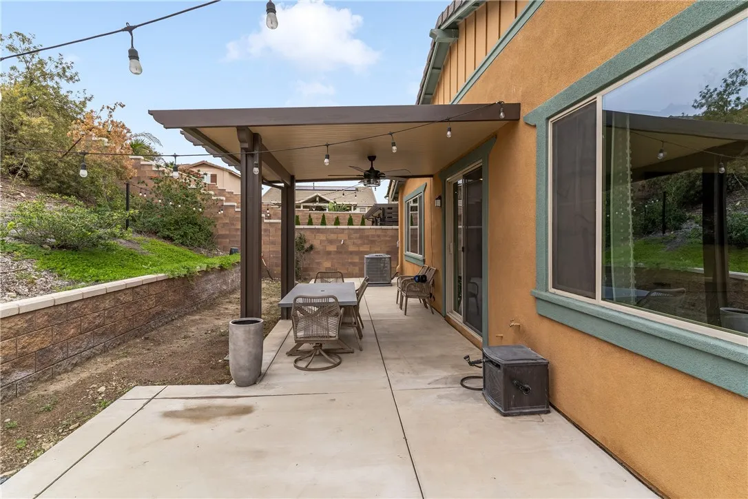 16590 Shafer Court, Fontana, California 92336 home-pic-33