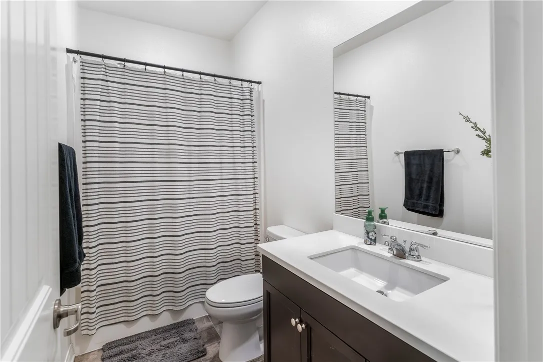 16590 Shafer Court, Fontana, California 92336 home-pic-12
