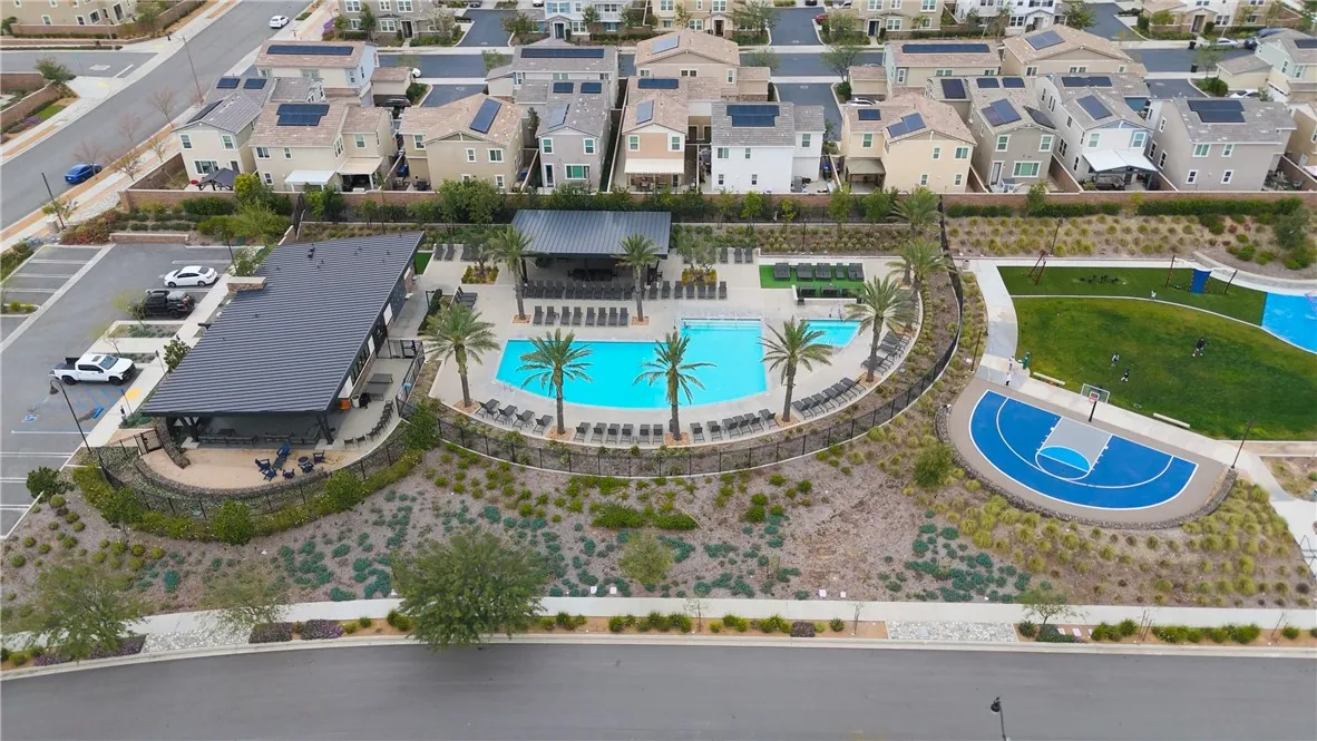 16590 Shafer Court, Fontana, California 92336 home-pic-38
