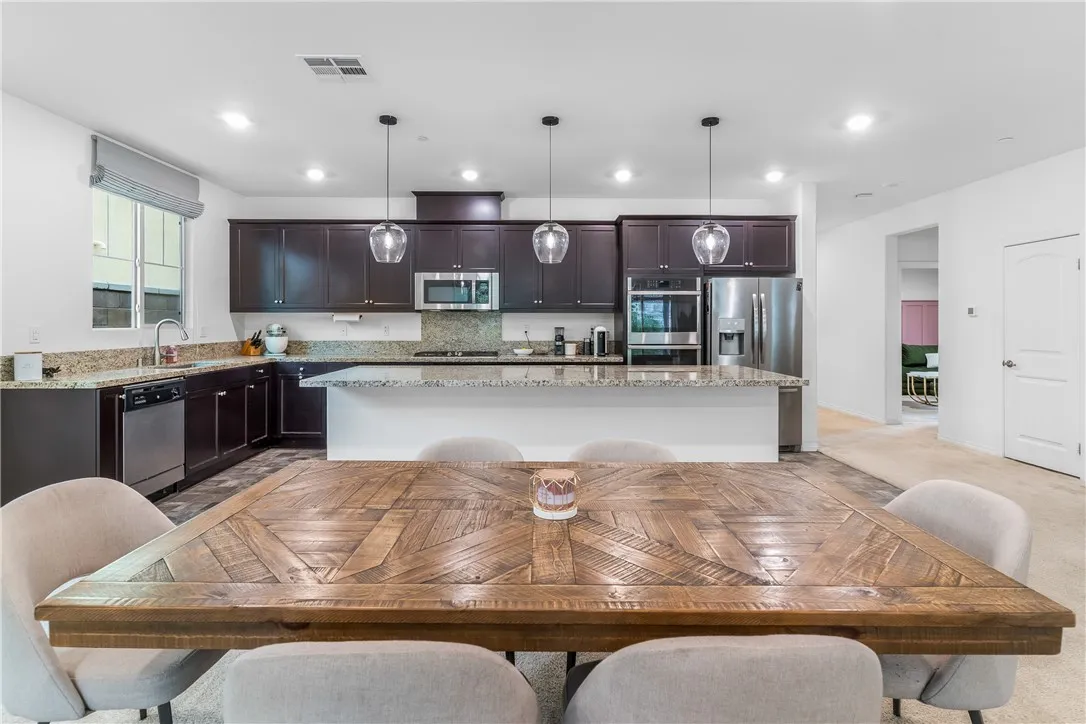 16590 Shafer Court, Fontana, California 92336 home-pic-19