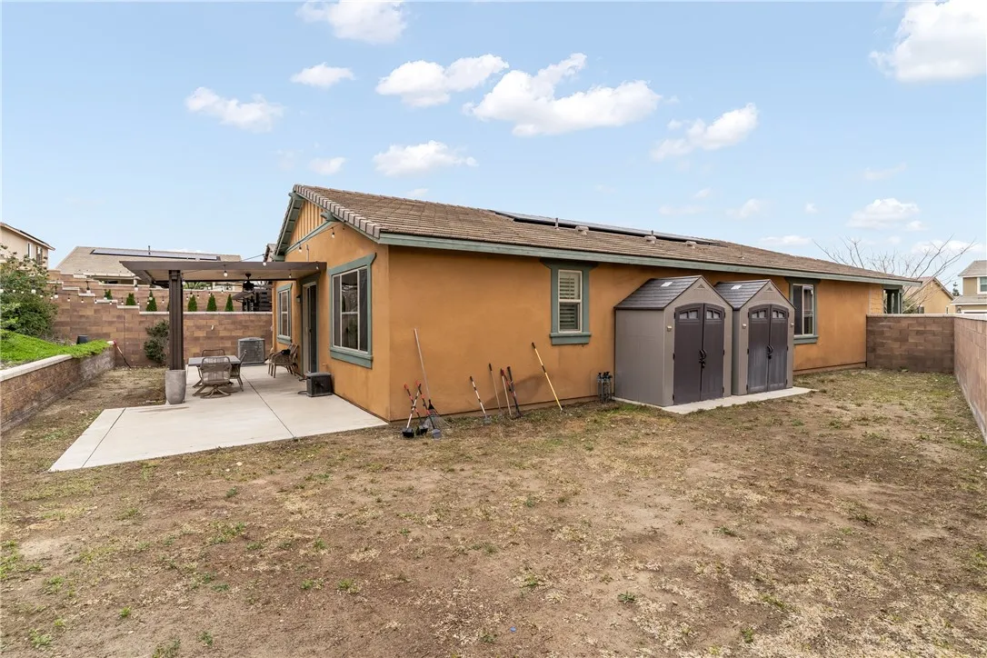 16590 Shafer Court, Fontana, California 92336 home-pic-34
