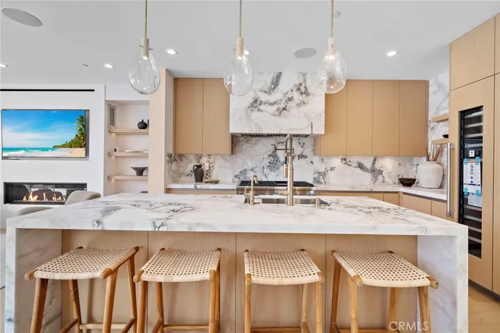 612 Begonia, Corona Del Mar, California 92625