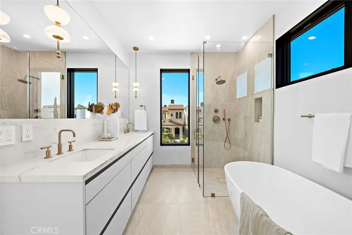 612 Begonia, Corona Del Mar, California 92625