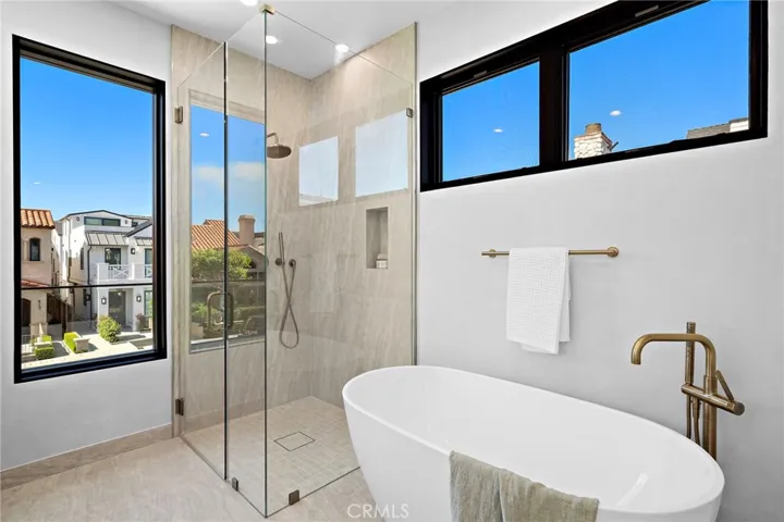 612 Begonia, Corona Del Mar, California 92625