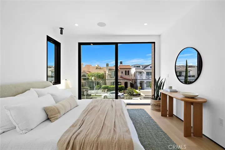 612 Begonia, Corona Del Mar, California 92625