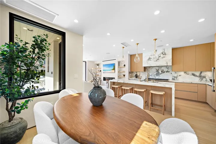 612 Begonia, Corona Del Mar, California 92625