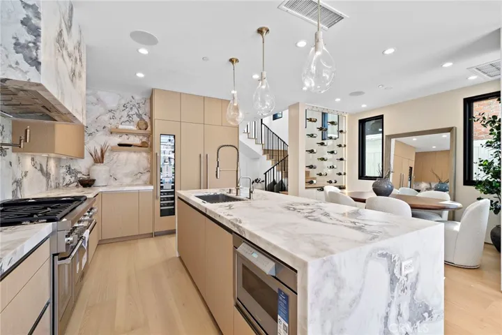 612 Begonia, Corona Del Mar, California 92625