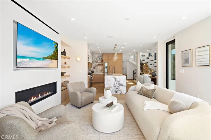 612 Begonia, Corona Del Mar, California 92625
