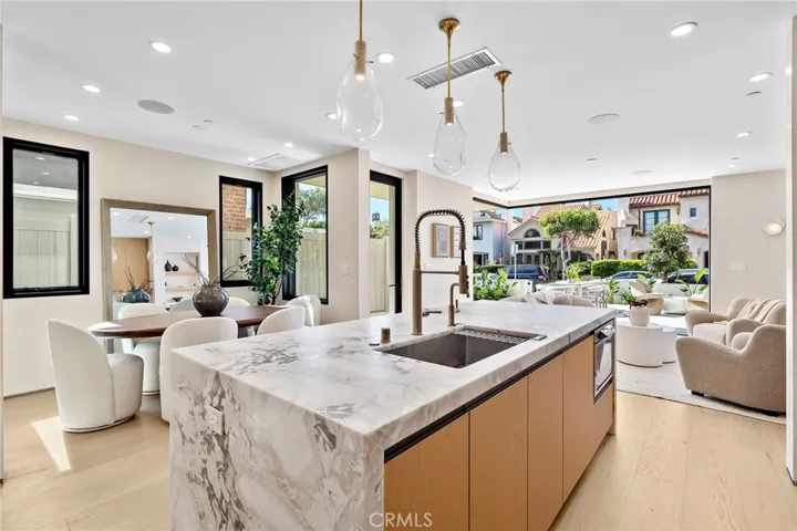 612 Begonia, Corona Del Mar, California 92625