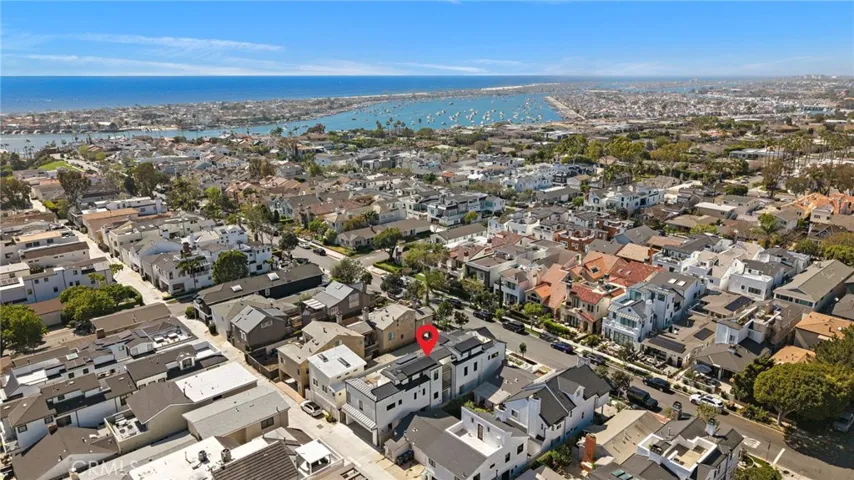 612 Begonia, Corona Del Mar, California 92625
