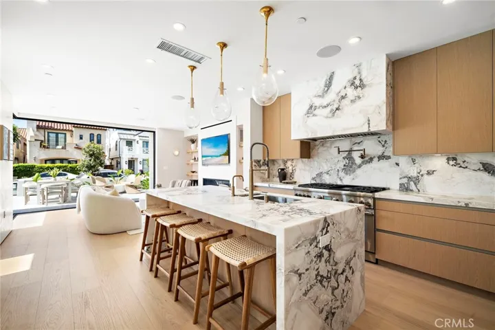 612 Begonia, Corona Del Mar, California 92625