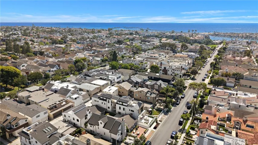 612 Begonia, Corona Del Mar, California 92625