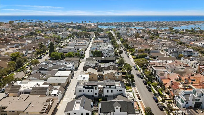 612 Begonia, Corona Del Mar, California 92625