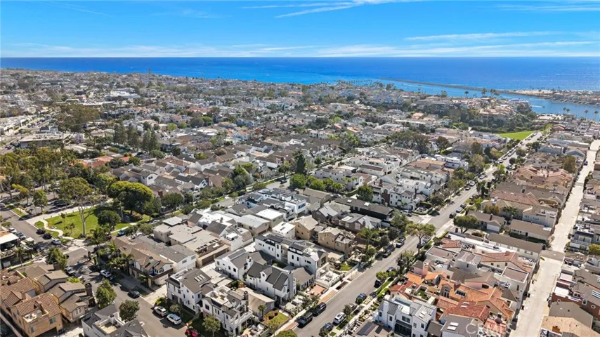 612 Begonia, Corona Del Mar, California 92625