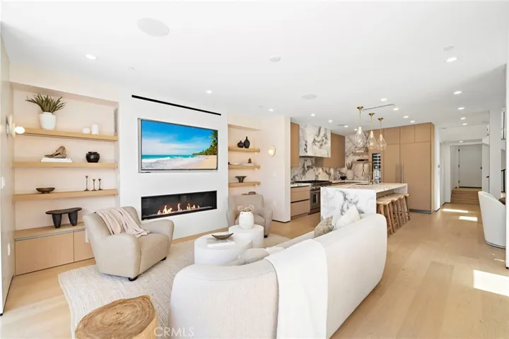 612 Begonia, Corona Del Mar, California 92625