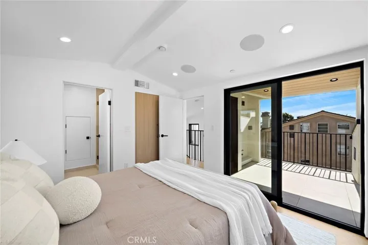 612 Begonia, Corona Del Mar, California 92625