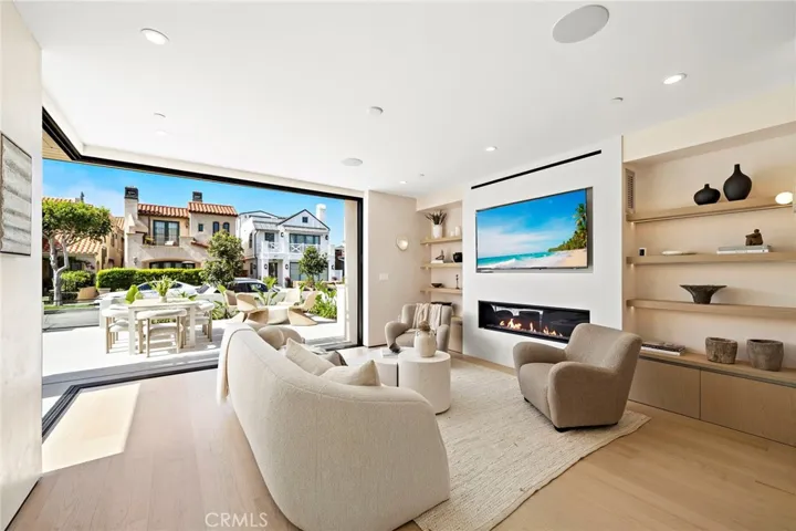 612 Begonia, Corona Del Mar, California 92625