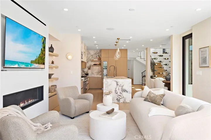 612 Begonia, Corona Del Mar, California 92625