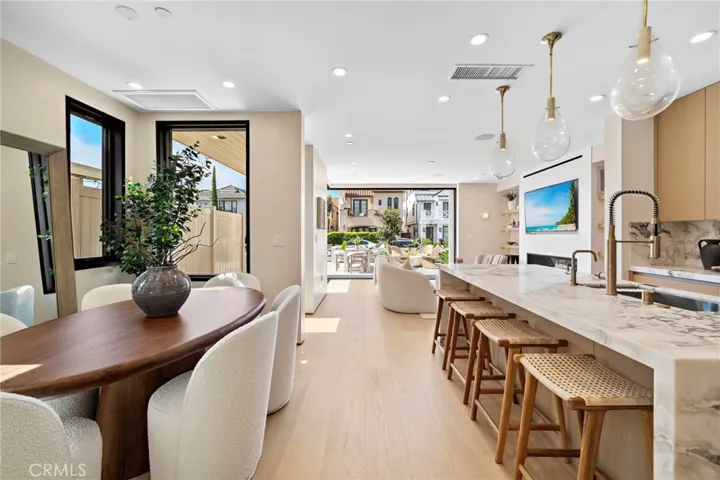 612 Begonia, Corona Del Mar, California 92625