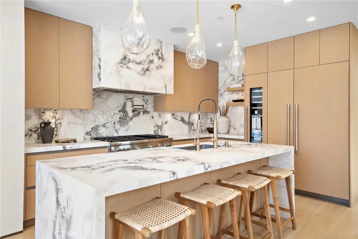 612 Begonia, Corona Del Mar, California 92625