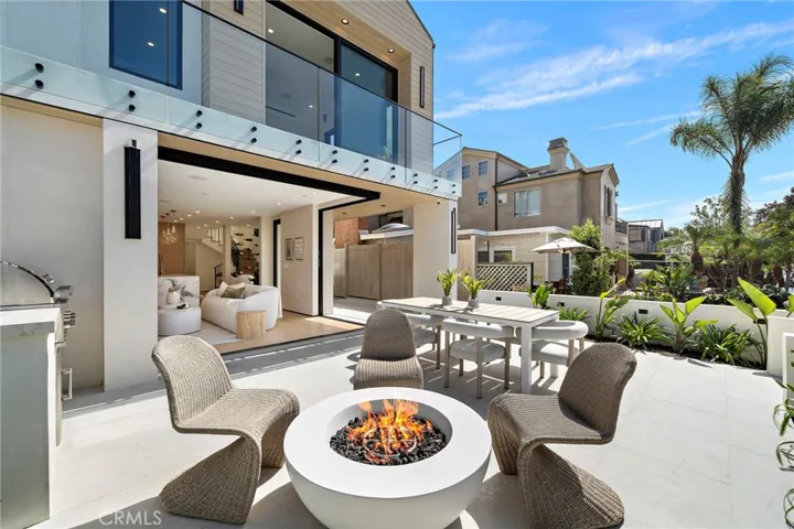 612 Begonia, Corona Del Mar, California 92625