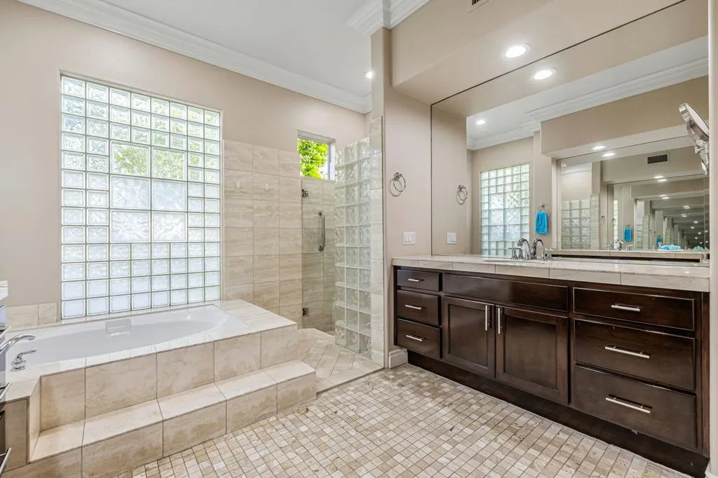 73 Amalfi Drive, Palm Desert, California 92211 home-pic-21