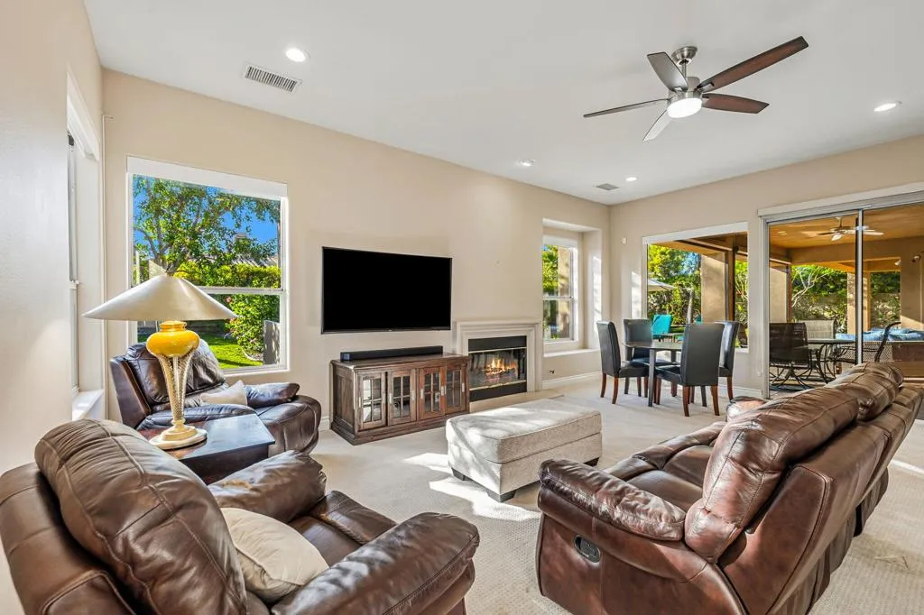 73 Amalfi Drive, Palm Desert, California 92211 home-pic-14