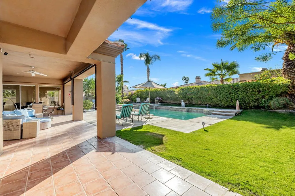 73 Amalfi Drive, Palm Desert, California 92211 home-pic-36