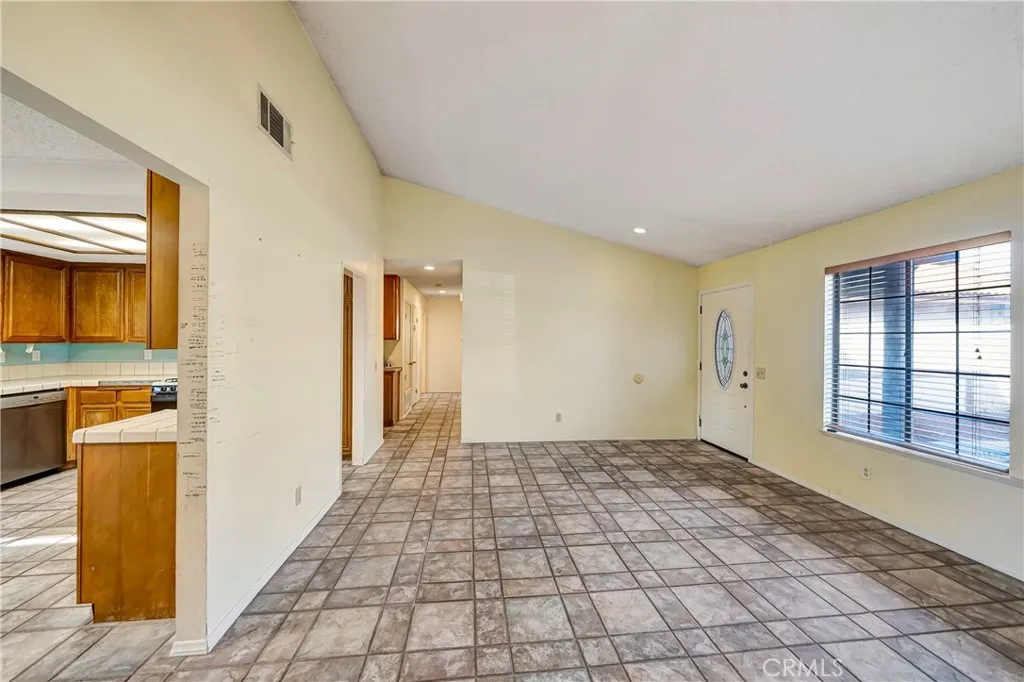 43247 Echard, Lancaster, California 93536 home-pic-6