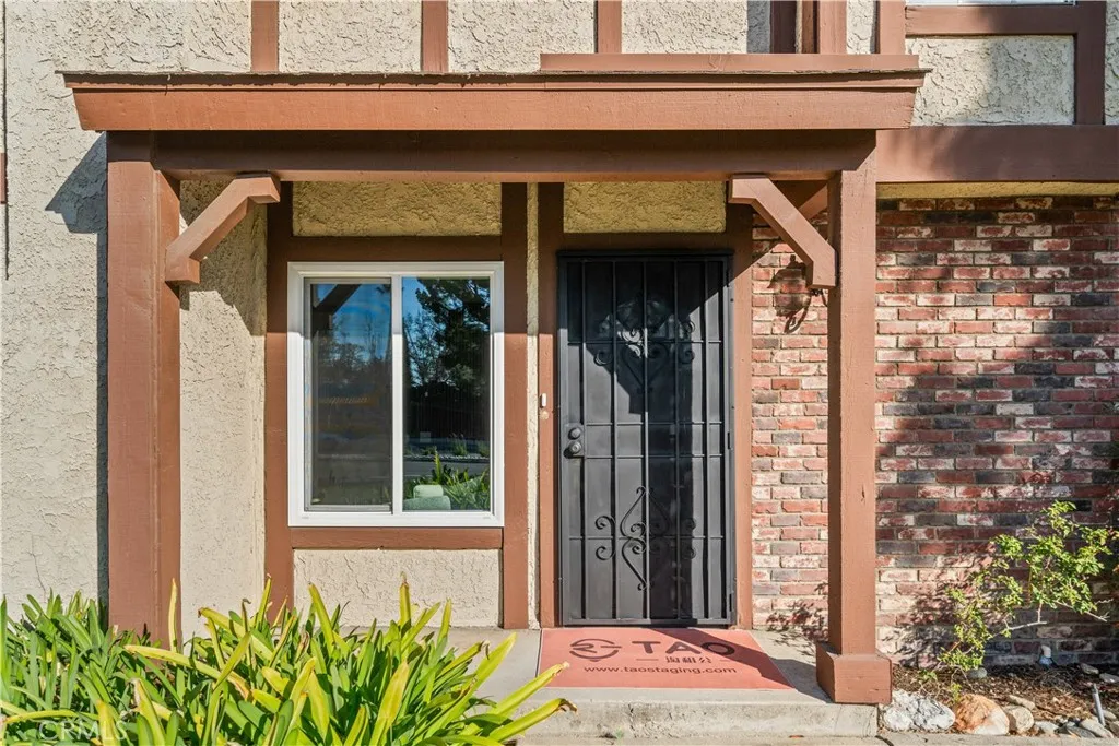 2005 Windsor Cir, Duarte, California 91010 home-pic-4