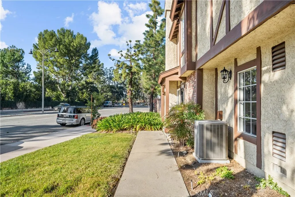 2005 Windsor Cir, Duarte, California 91010 home-pic-46