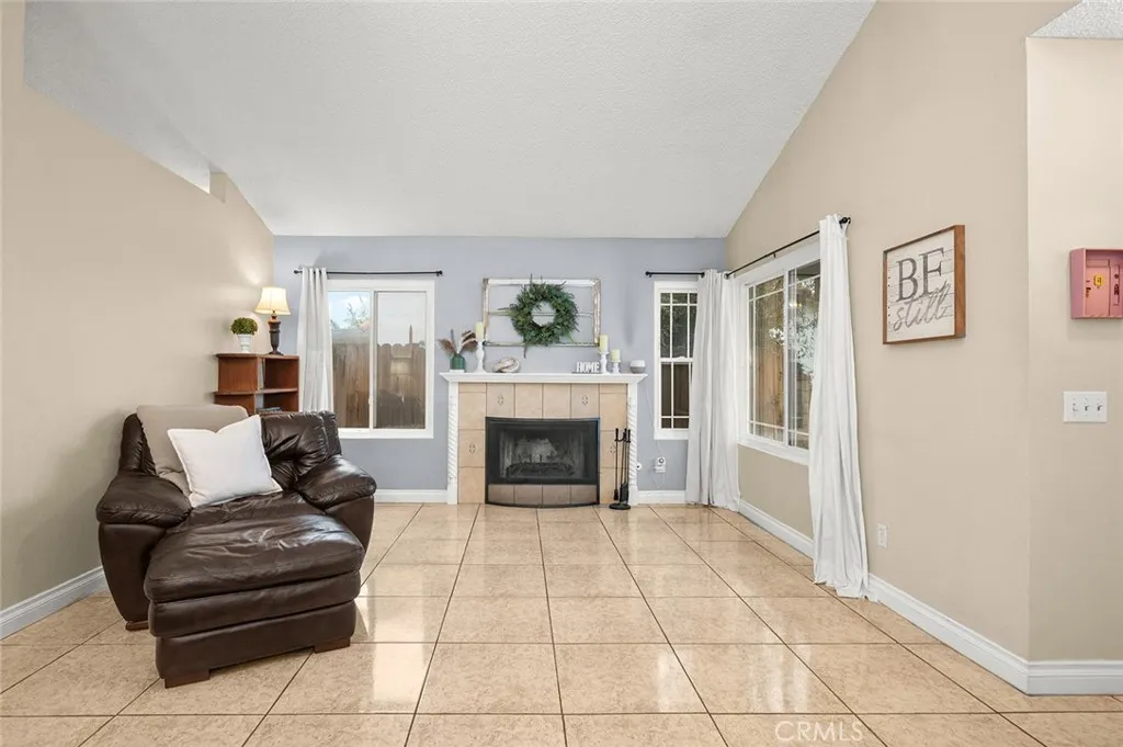 16151 Nippet Lane, Moreno Valley, California 92551 home-pic-9