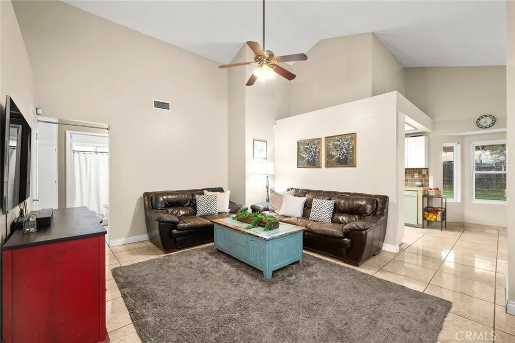 16151 Nippet Lane, Moreno Valley, California 92551 home-pic-11