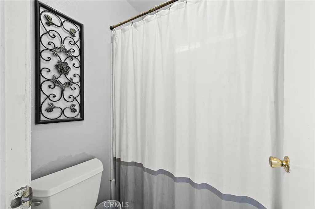 16151 Nippet Lane, Moreno Valley, California 92551 home-pic-23