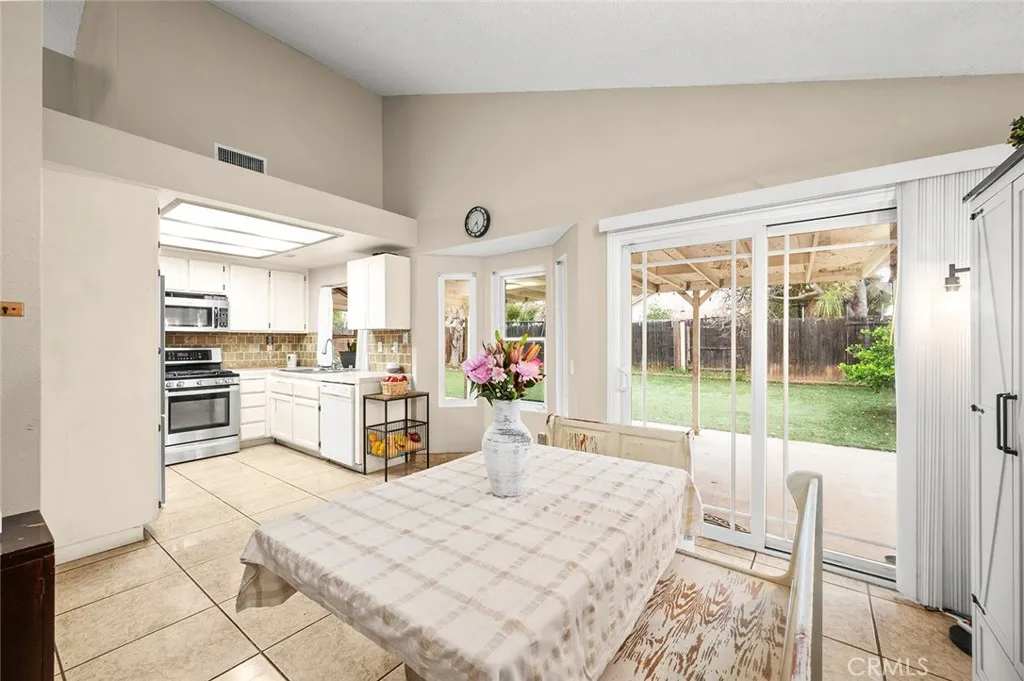 16151 Nippet Lane, Moreno Valley, California 92551 home-pic-17