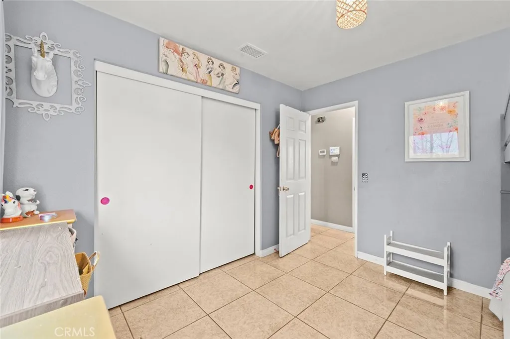 16151 Nippet Lane, Moreno Valley, California 92551 home-pic-25