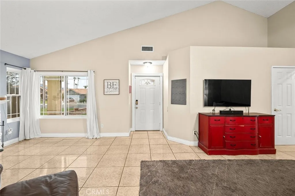 16151 Nippet Lane, Moreno Valley, California 92551 home-pic-13